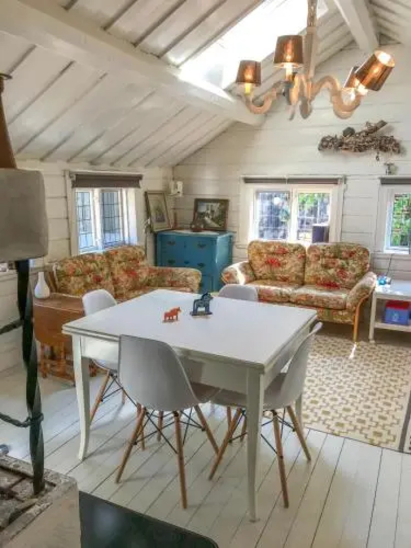 Havsnära 1700-tals Timmerstuga