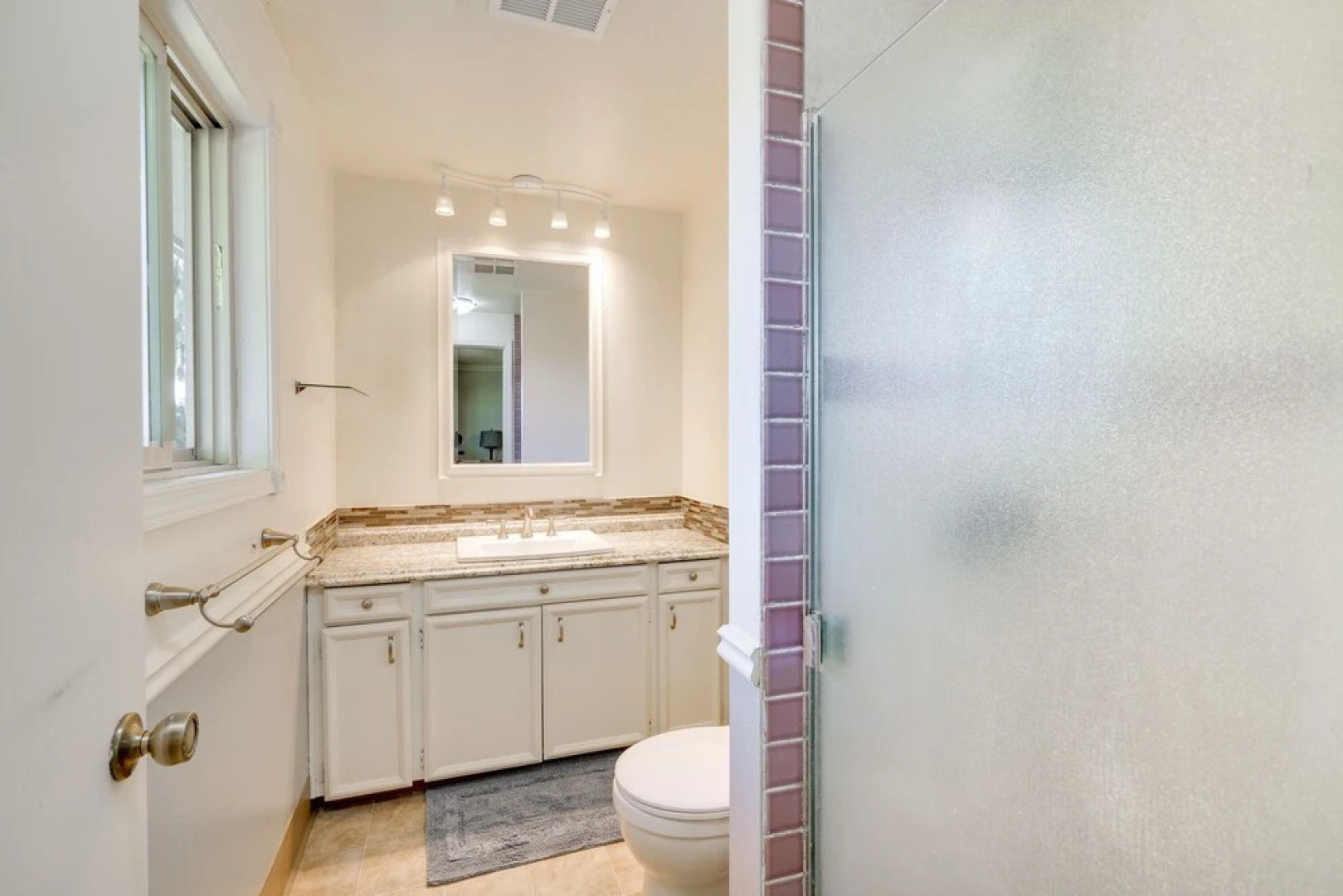 Vancouver Vacation Rental ~ 16 Mi to Portland!