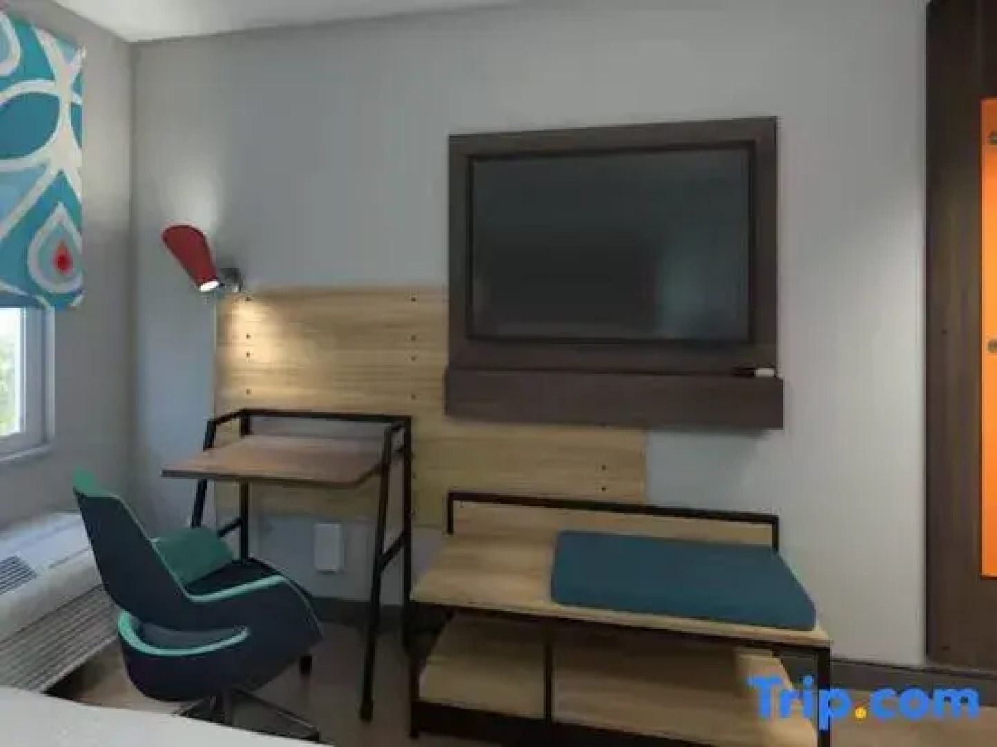 Tru by Hilton Commerce