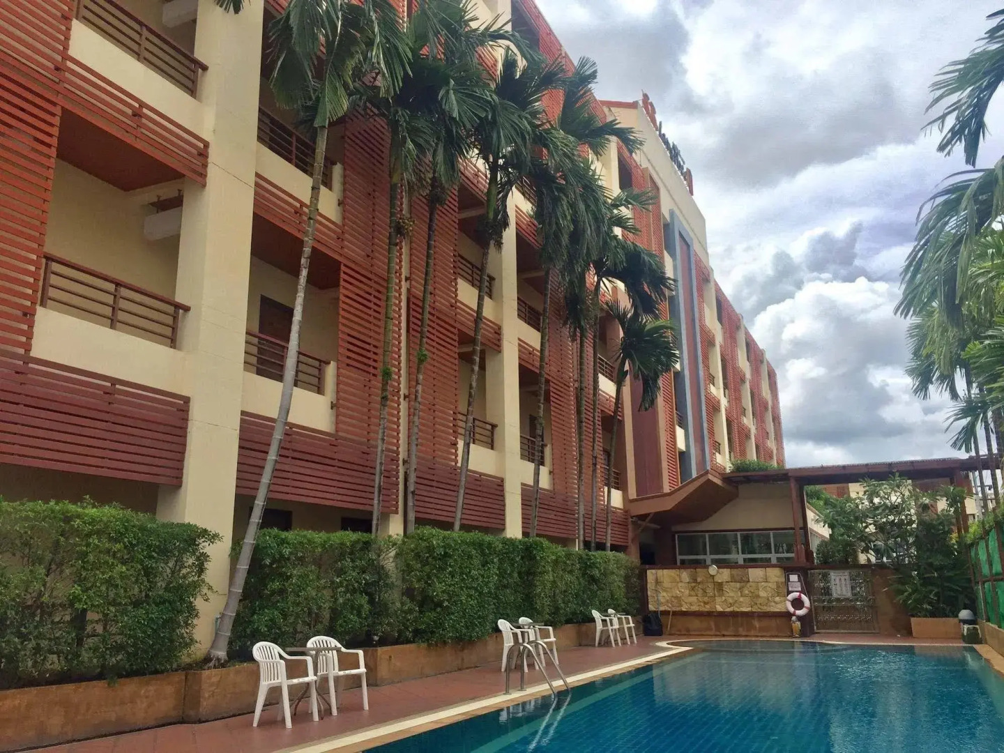 SB Living Place Hotel Phuket Town