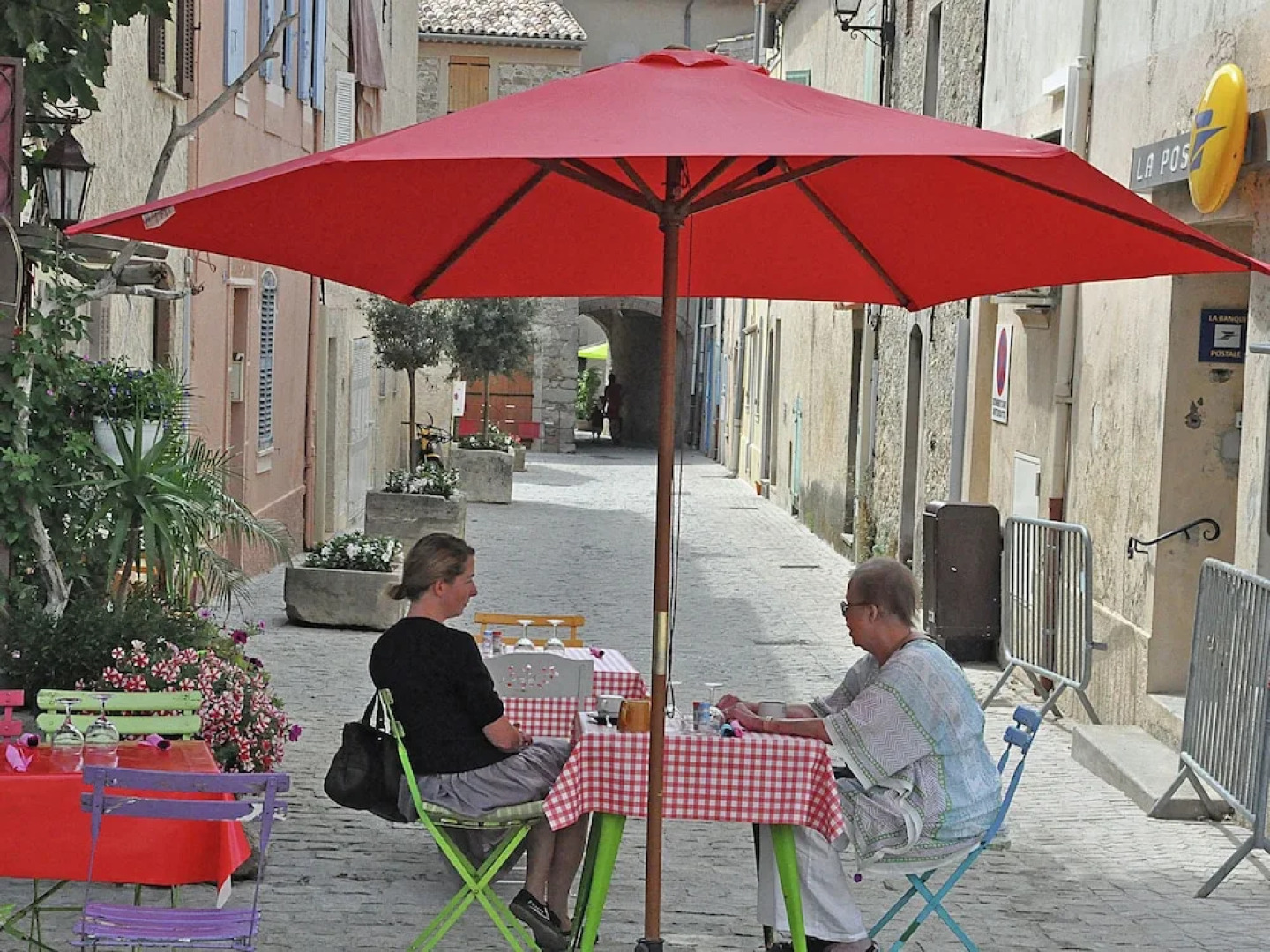 Air Conditioned Apartment in Residence With Heated Swimming Pool Near the Beaches