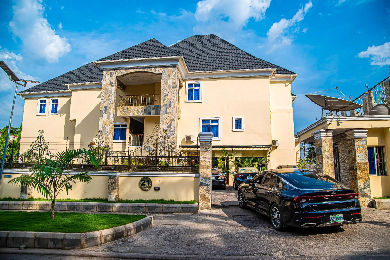 Fritz Apartments and Suites