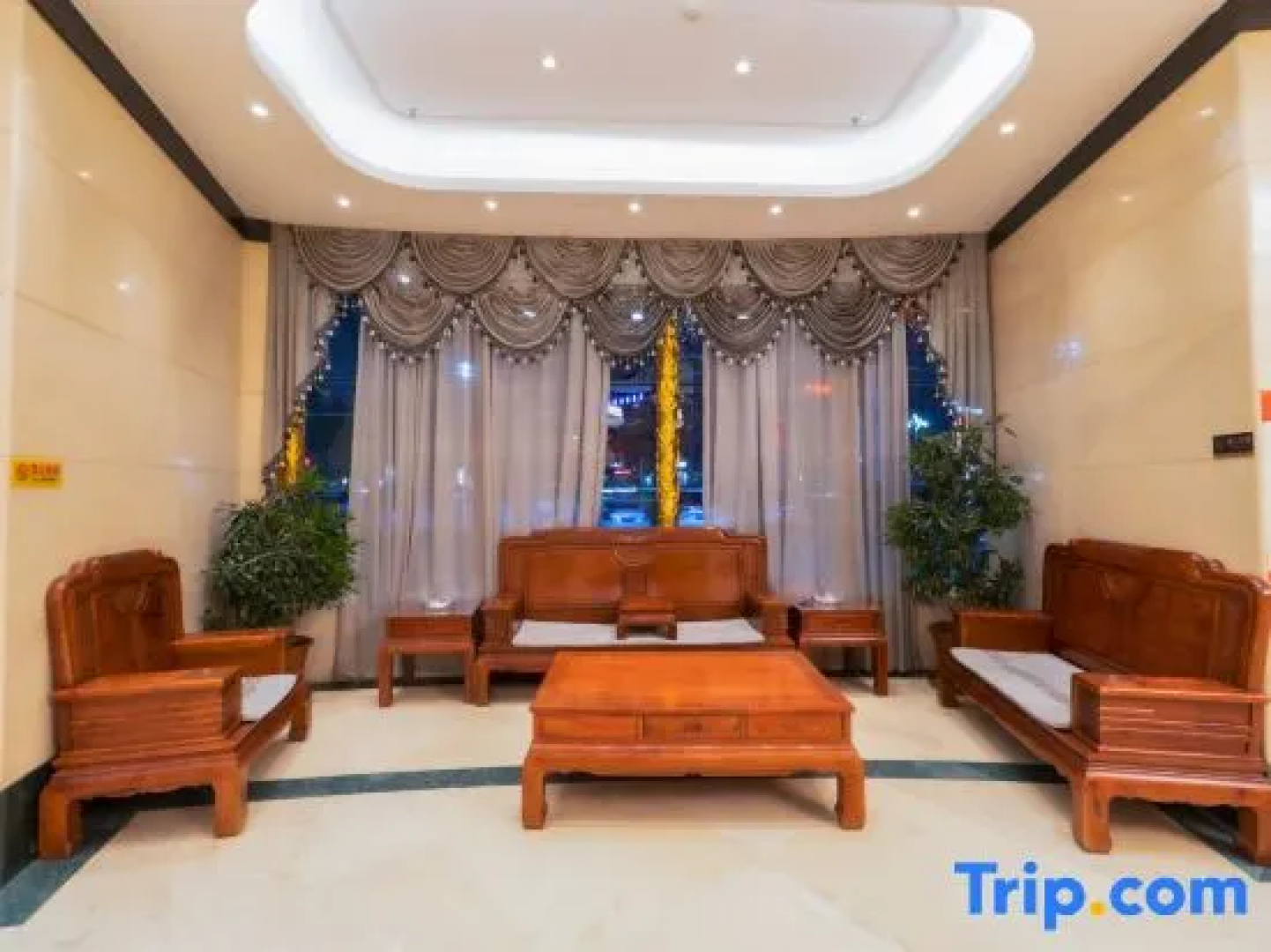 Yuzhou Peace Hotel