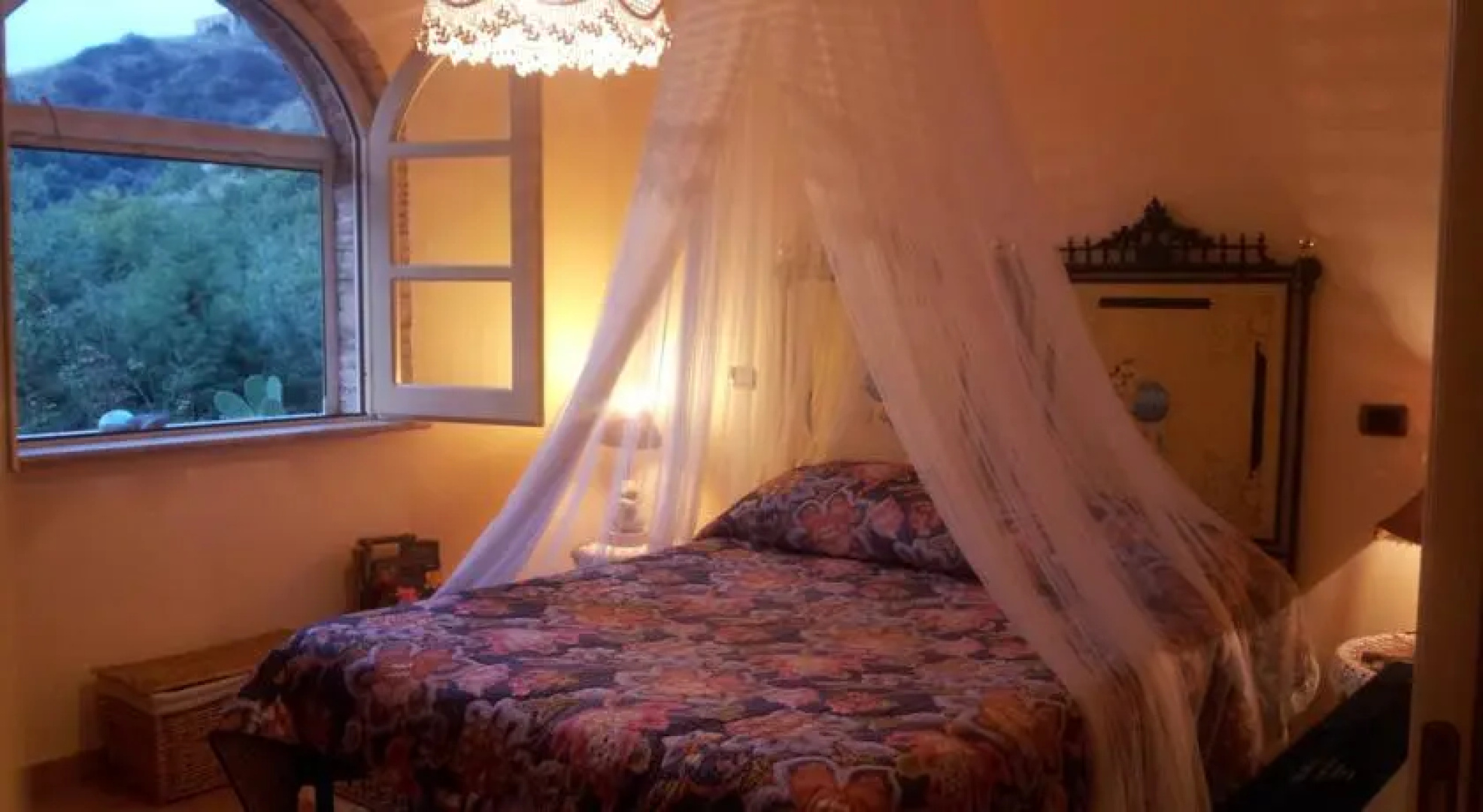 Charming and romantic refuge with secret garden