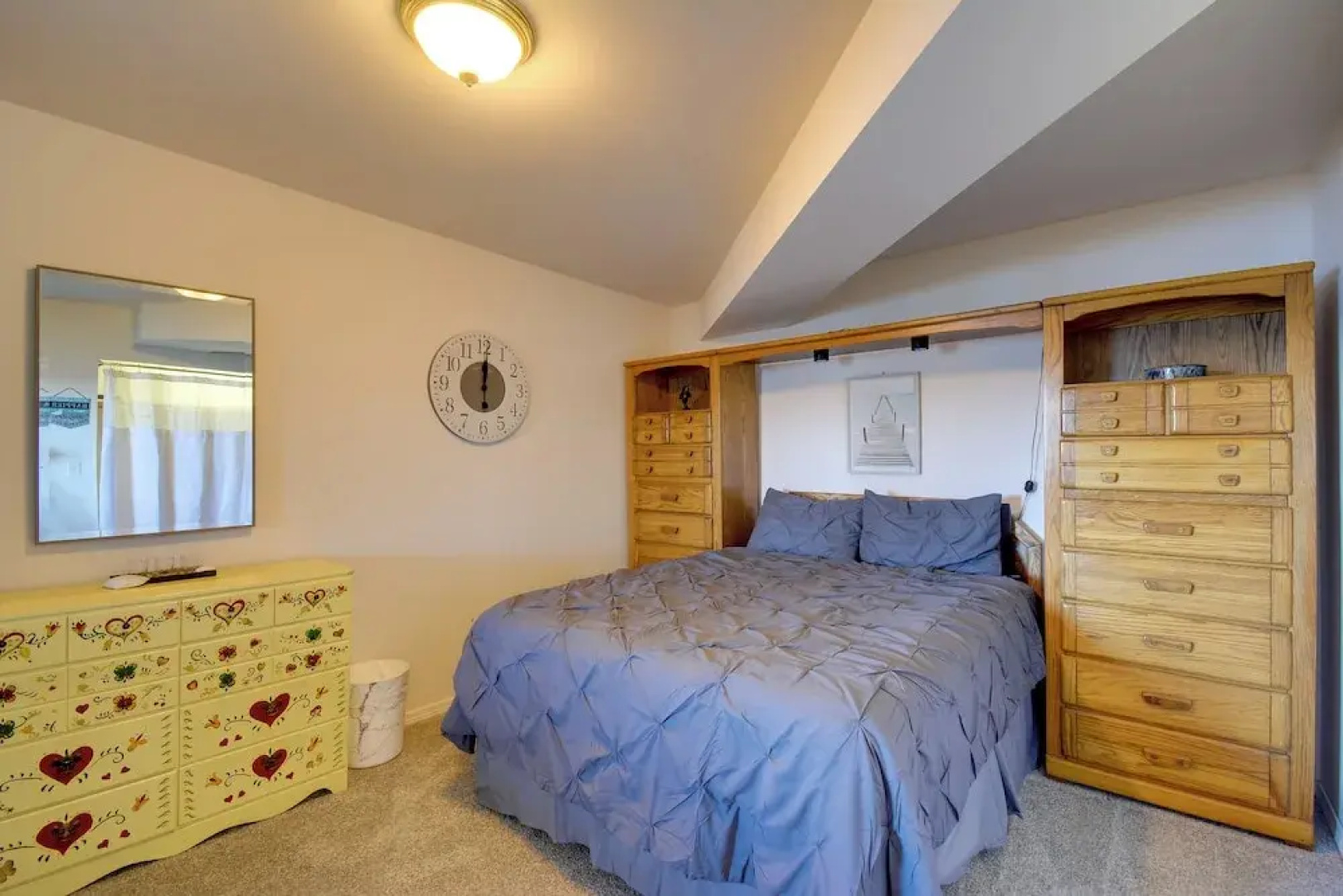 Waterfront PNW Escape w/ Deck & Beach Access!
