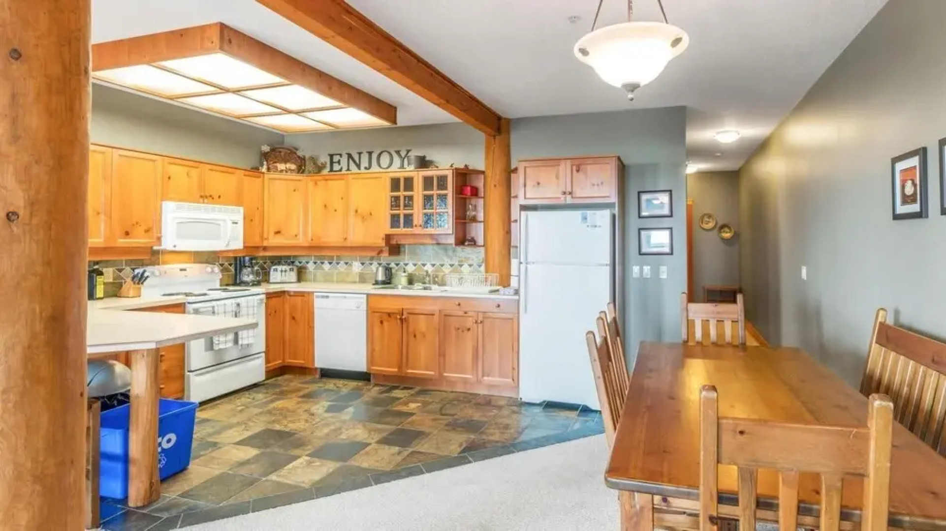 Cozy Nook - Cozy and Rustic with Private Hot Tub and a Nice View