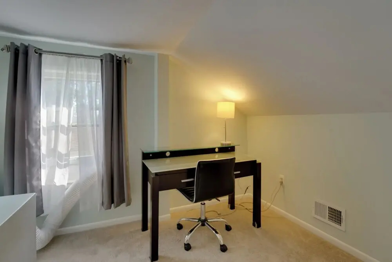 5 Mi to Downtown: Royal Oak Bungalow!