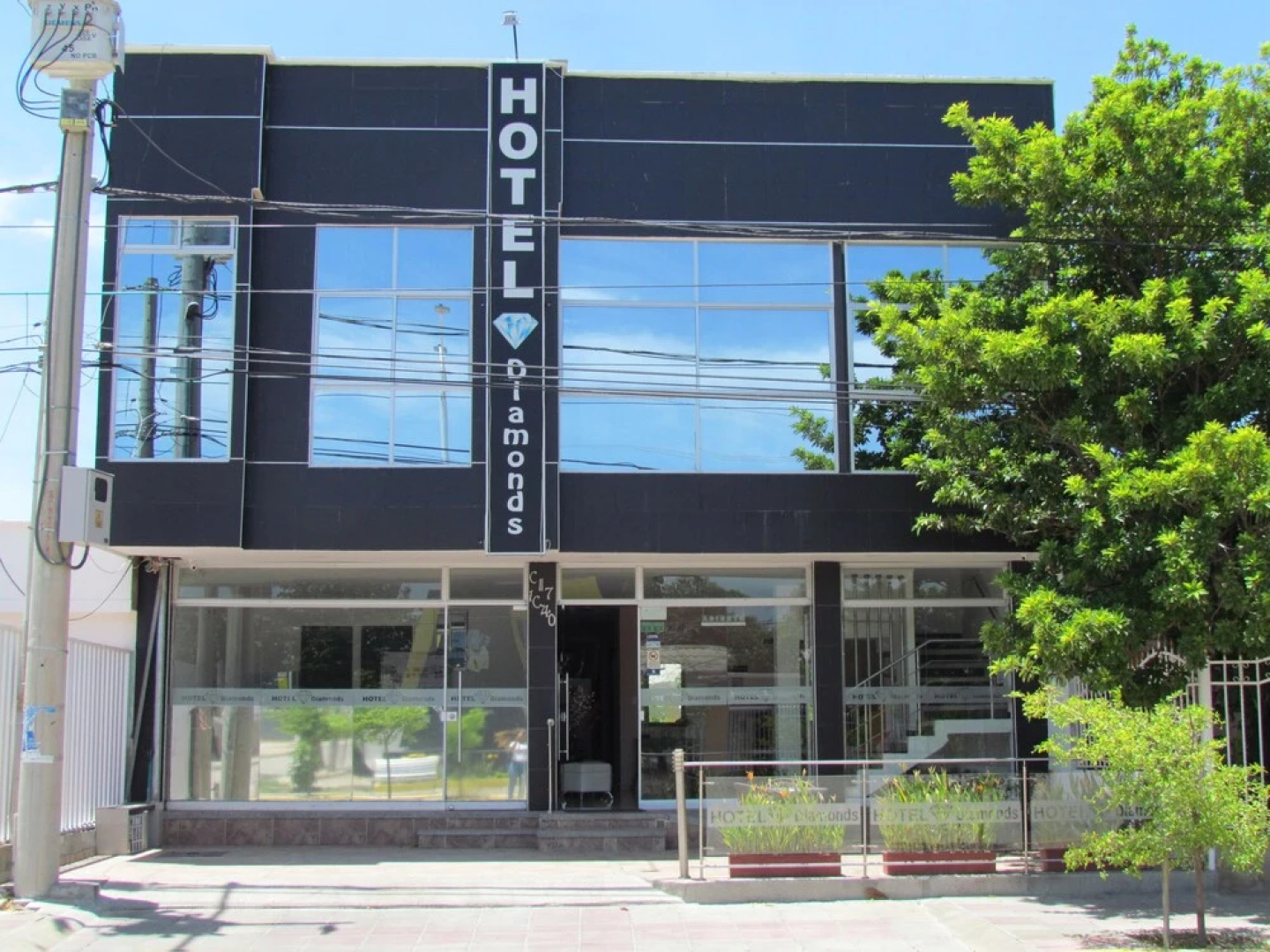 Hotel Diamonds