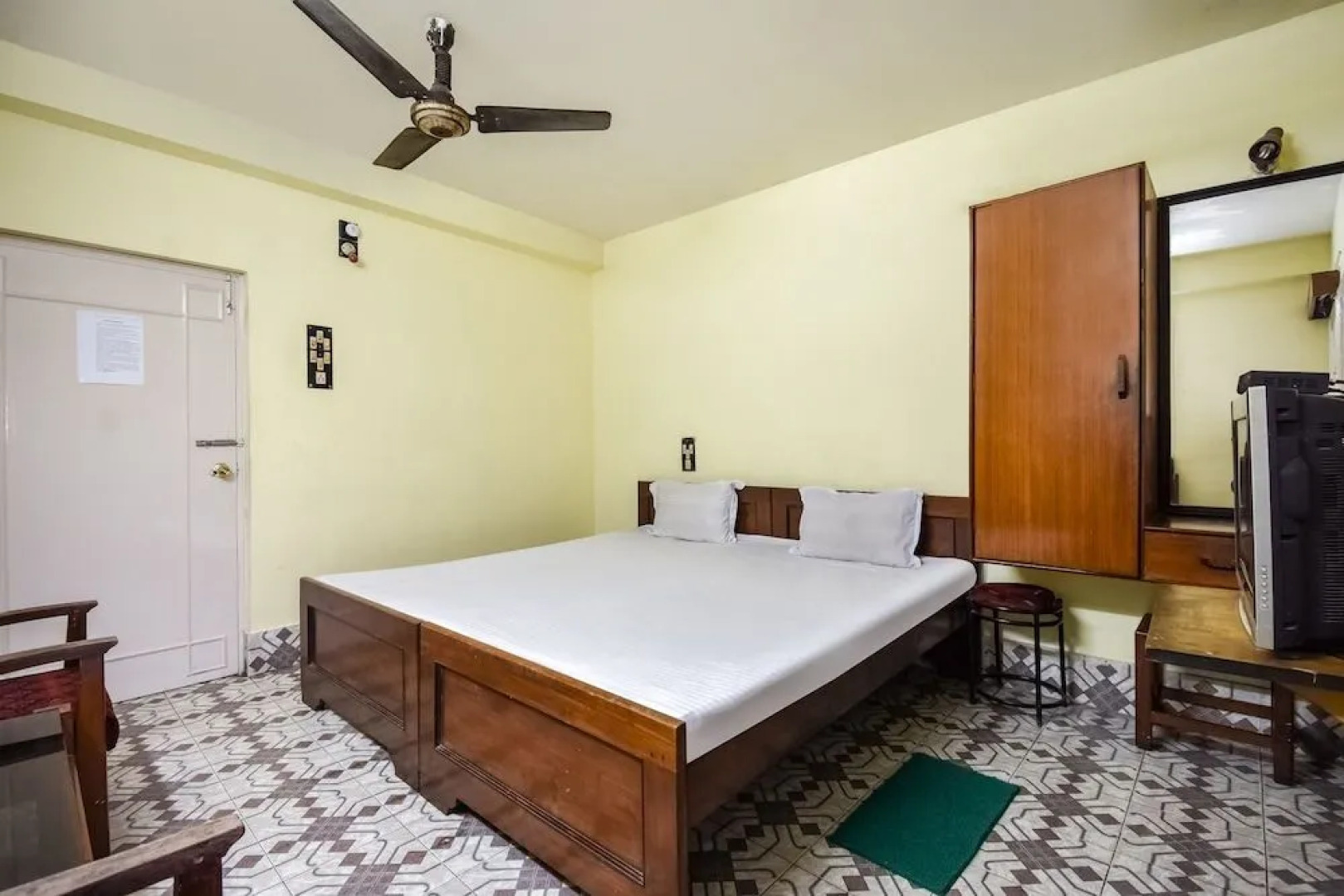 Spot On 39307 The Hotel Park