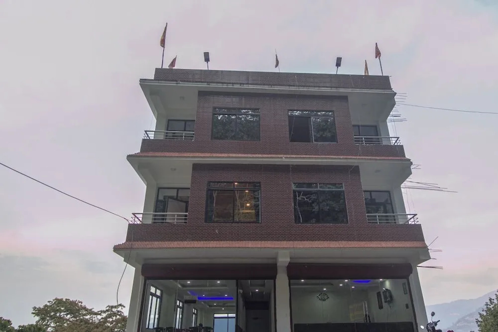 OYO 28105 Hotel Blue Sapphire