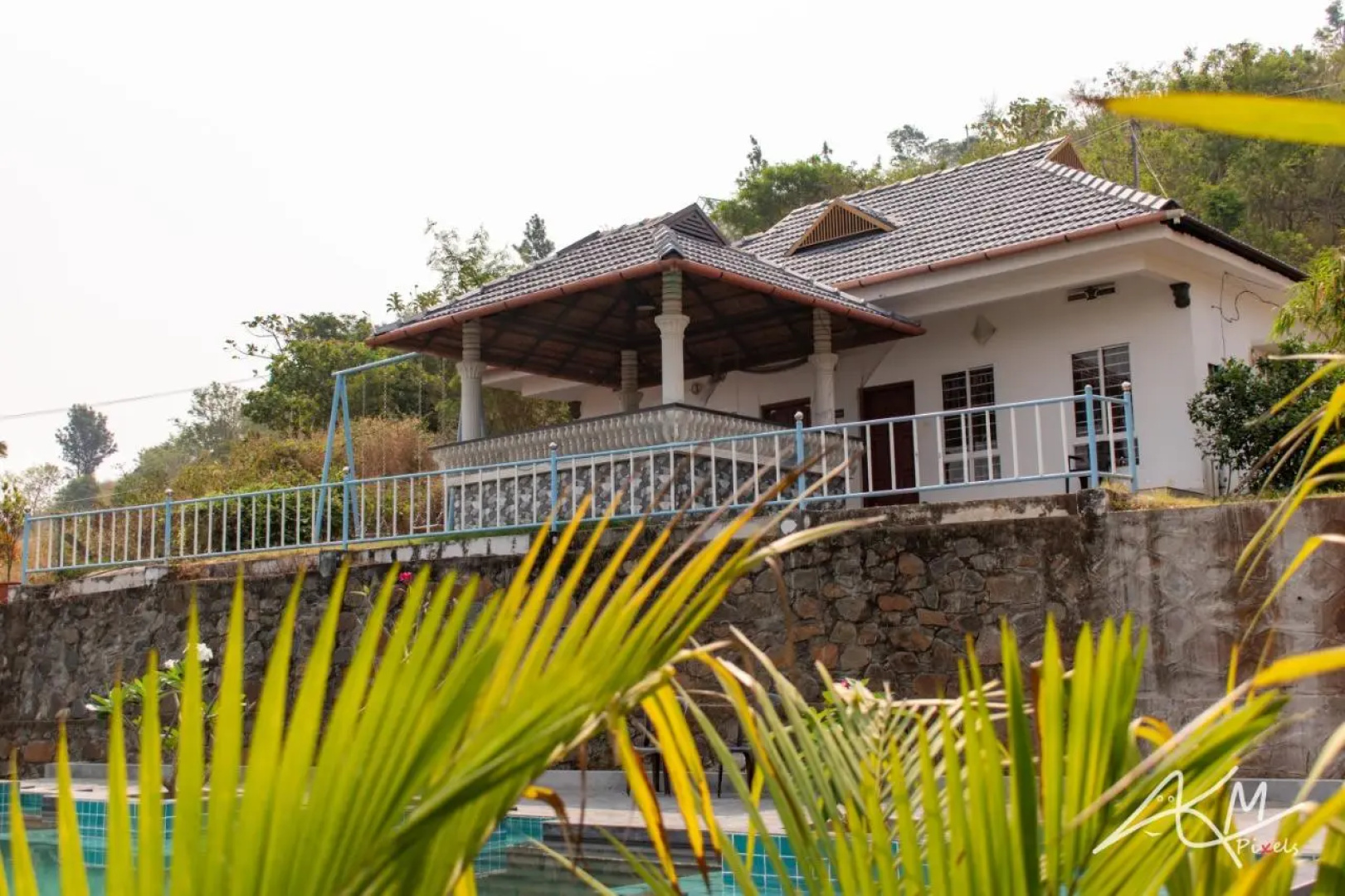 Oxy Valley Resort