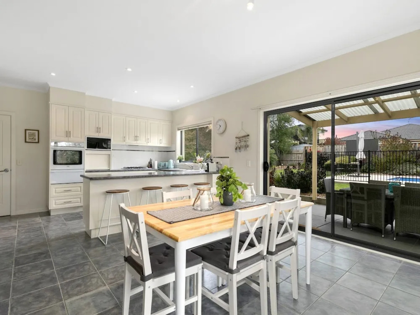 Beached AS - Free Wifi, Netflix & Foxtel, Heated Pool