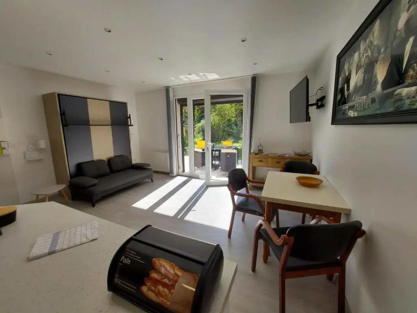 Centre St Jorioz : Charmant Et Spacieux Studio Avec Terrasse Et Jardin Privatif