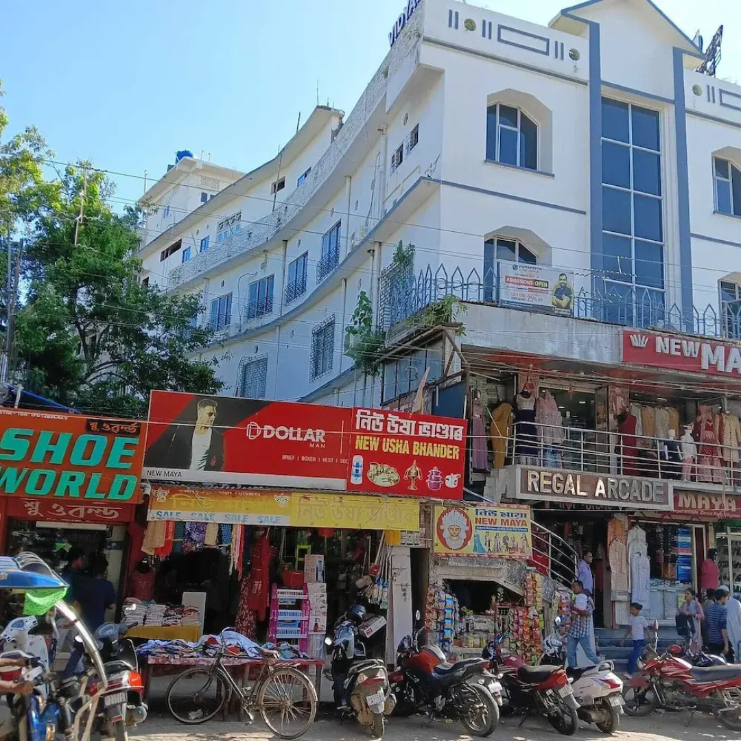 Regal Guest House by ROH