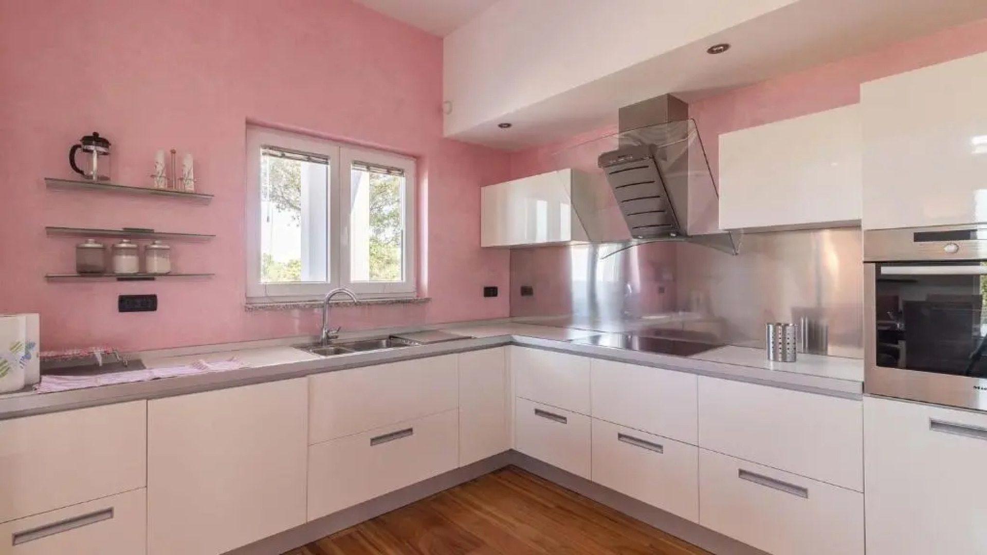 Luxury villa Nicol with pool and sea view 300m from the beach