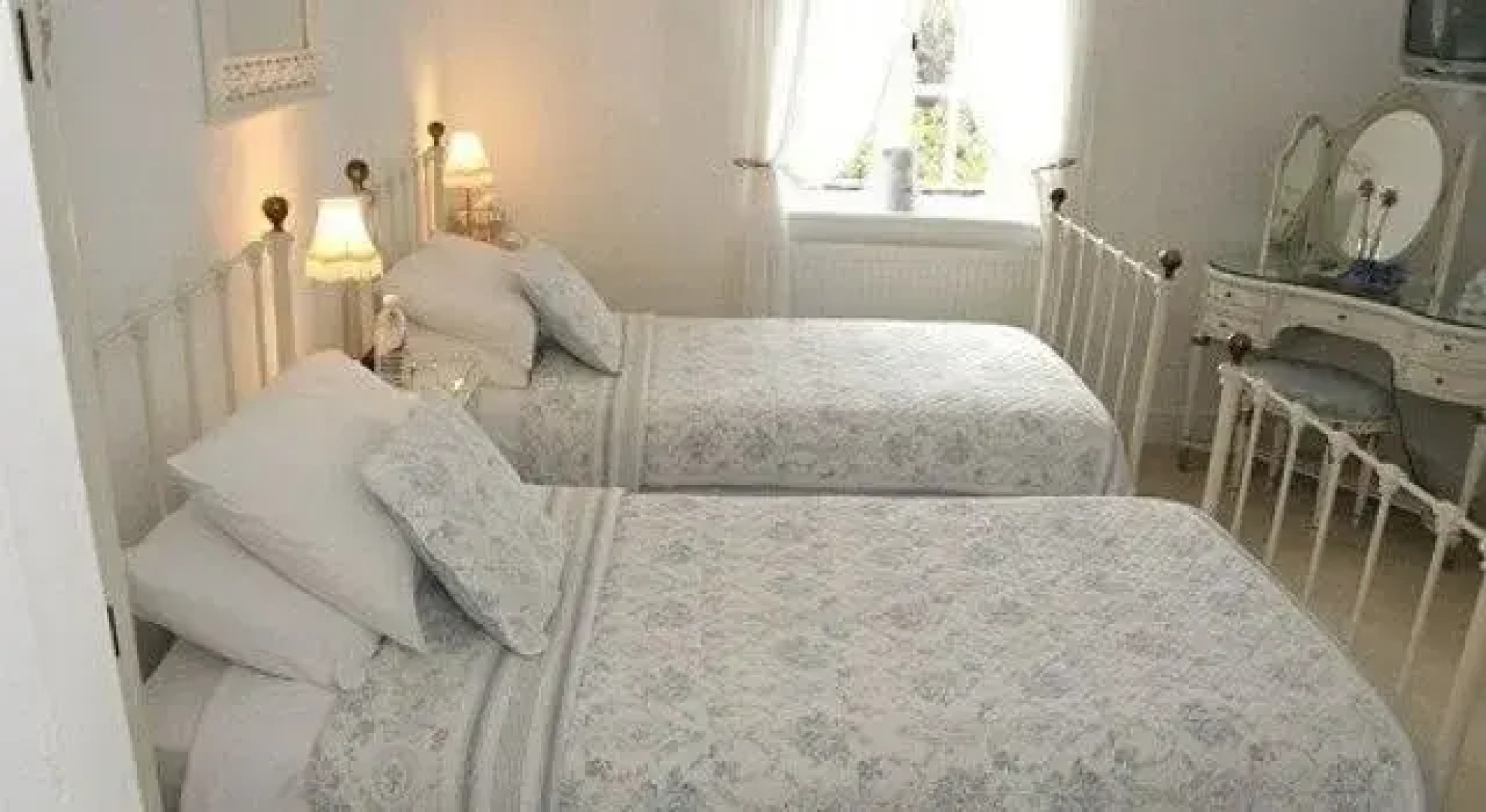 Flint Cottage - BB