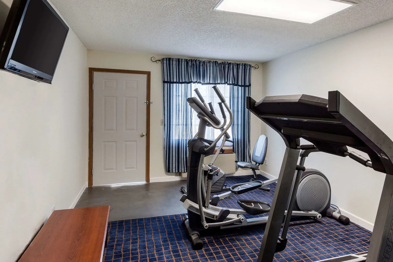 Dragonfly Inn and Suites