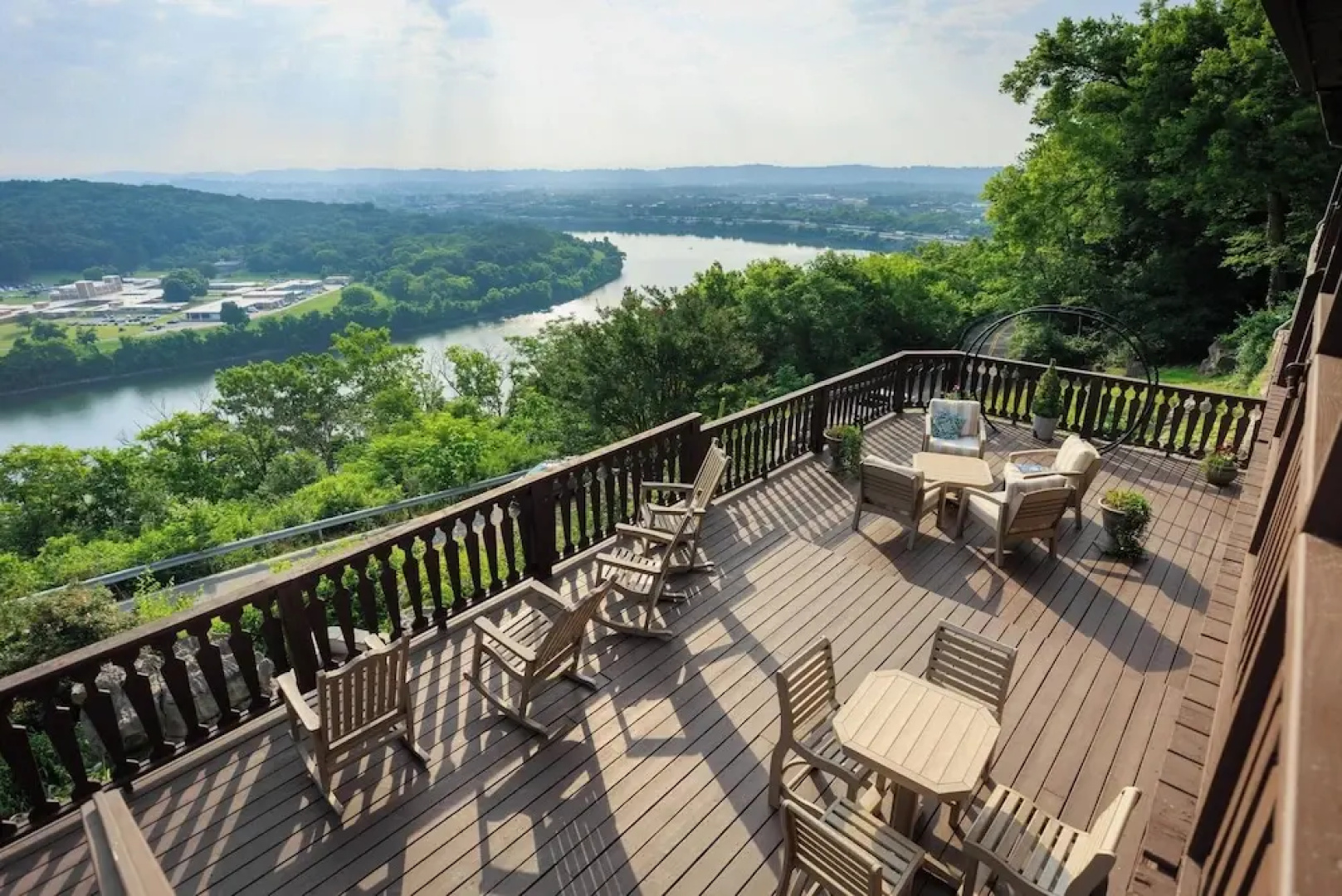 RiverView Inn