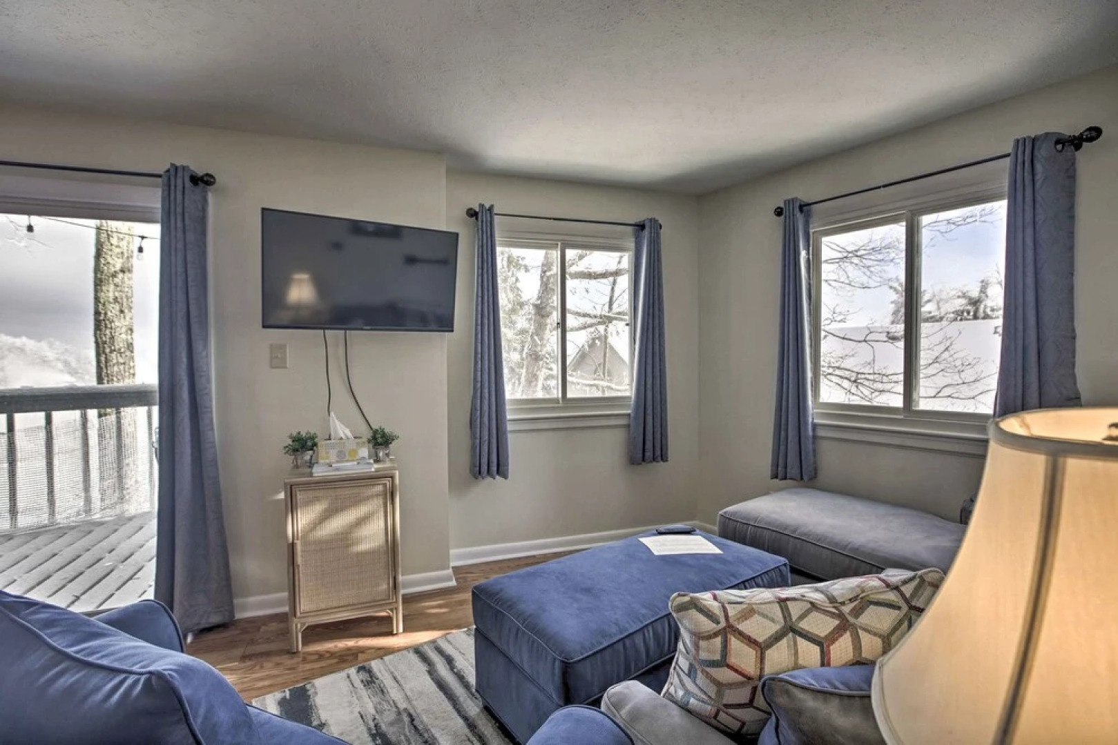 Ski-in Ski-out Wintergreen Condo w/ Balcony