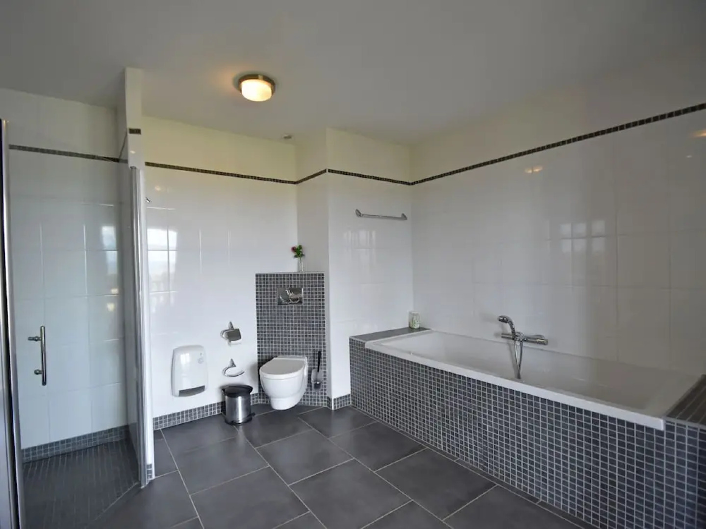 Modern Villa in Montbrun-des-Corbieres with Private Pool