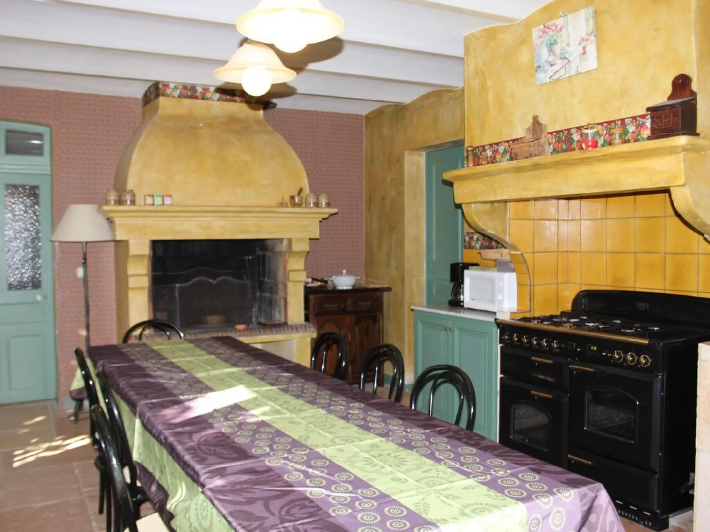 Beautiful Mansion With Views of Mont Ventoux and With Fenced Private Pool