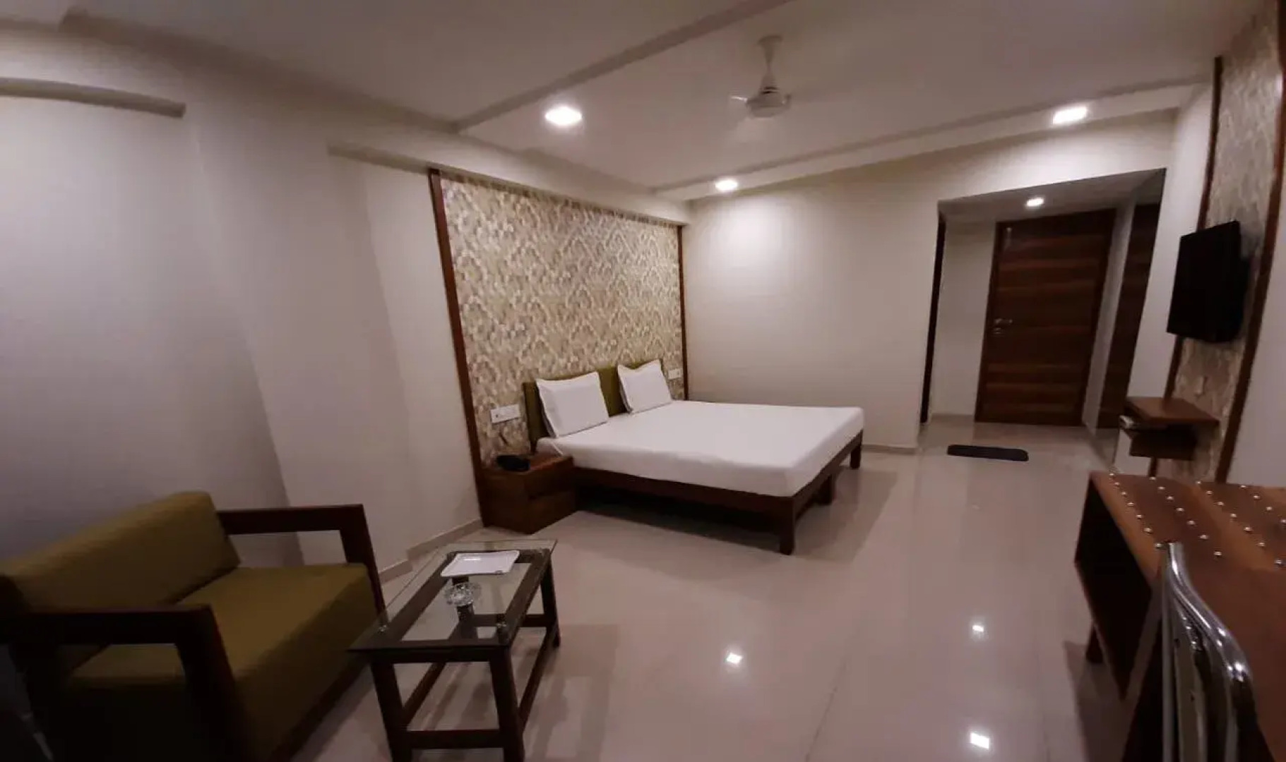 HOTEL PRUDENT - Vadodra