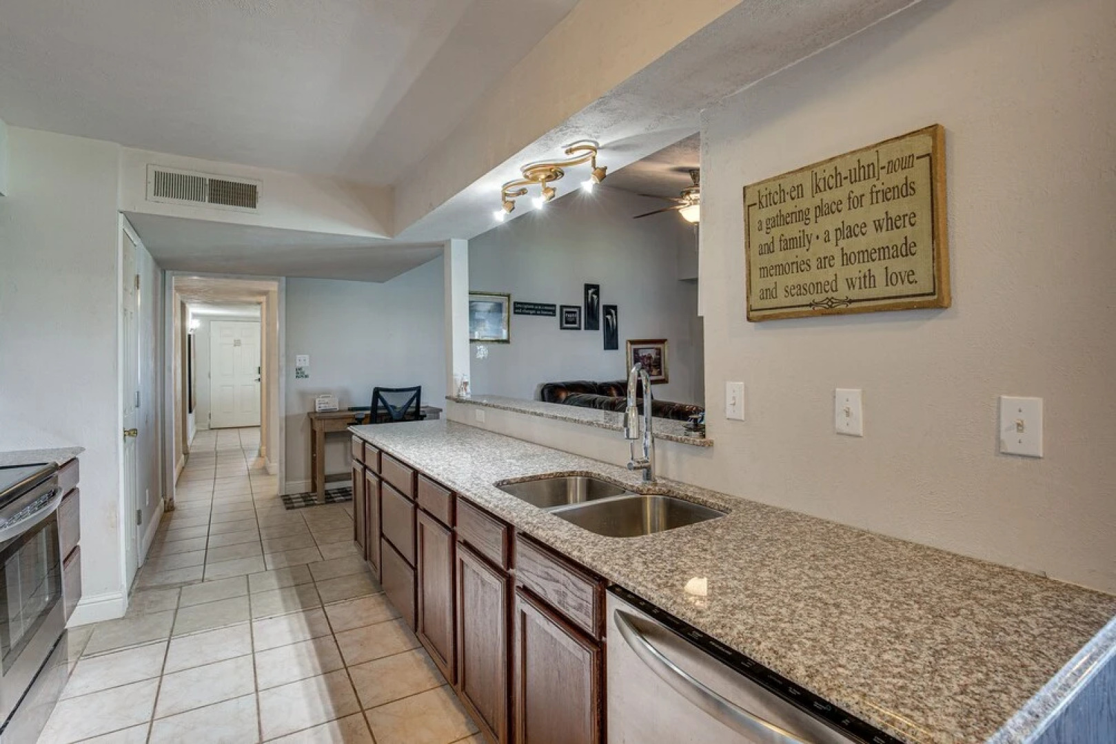 < 1 Mi to Lake Ray Hubbard: Home w/ Patio!