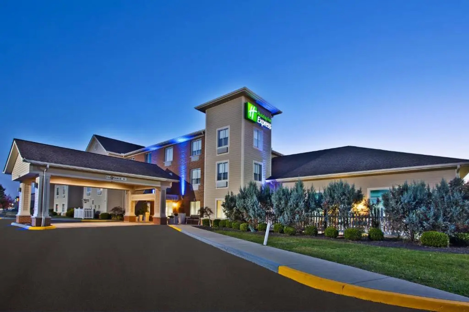 Holiday Inn Express Hotel & Suites Columbus-Groveport by IHG