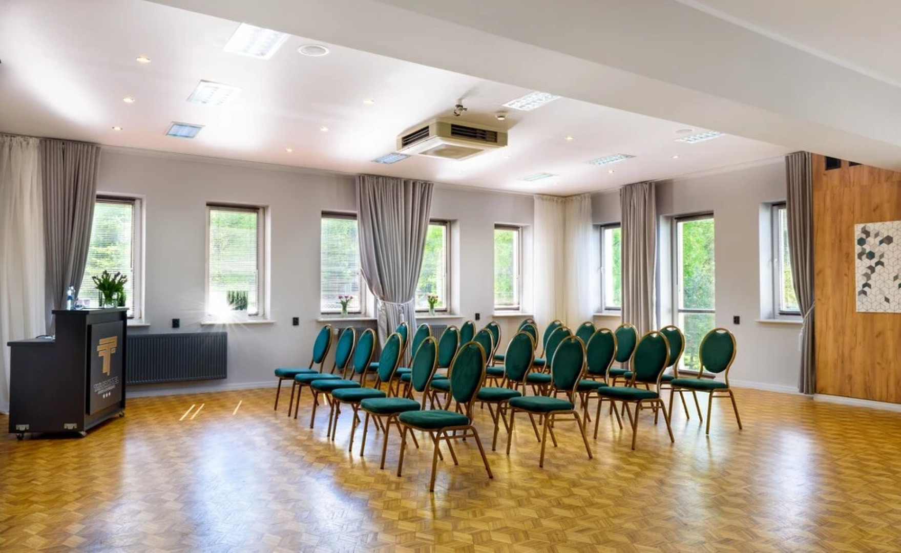 Tailor Hotel Sport & Conference