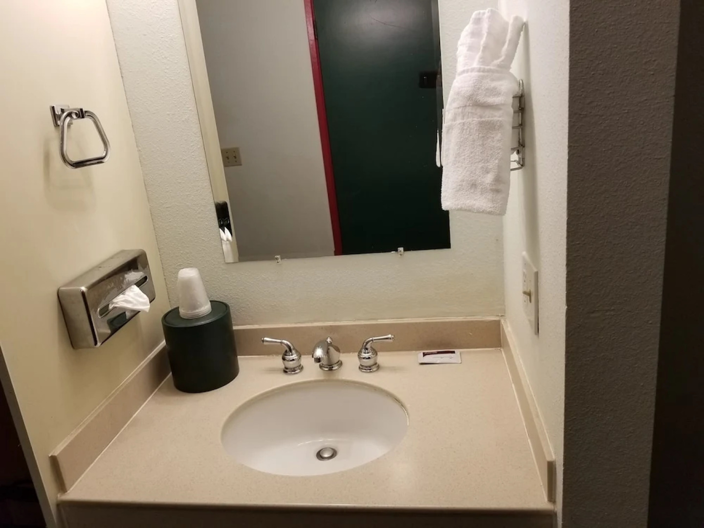 SeaTac Crest Motor Inn