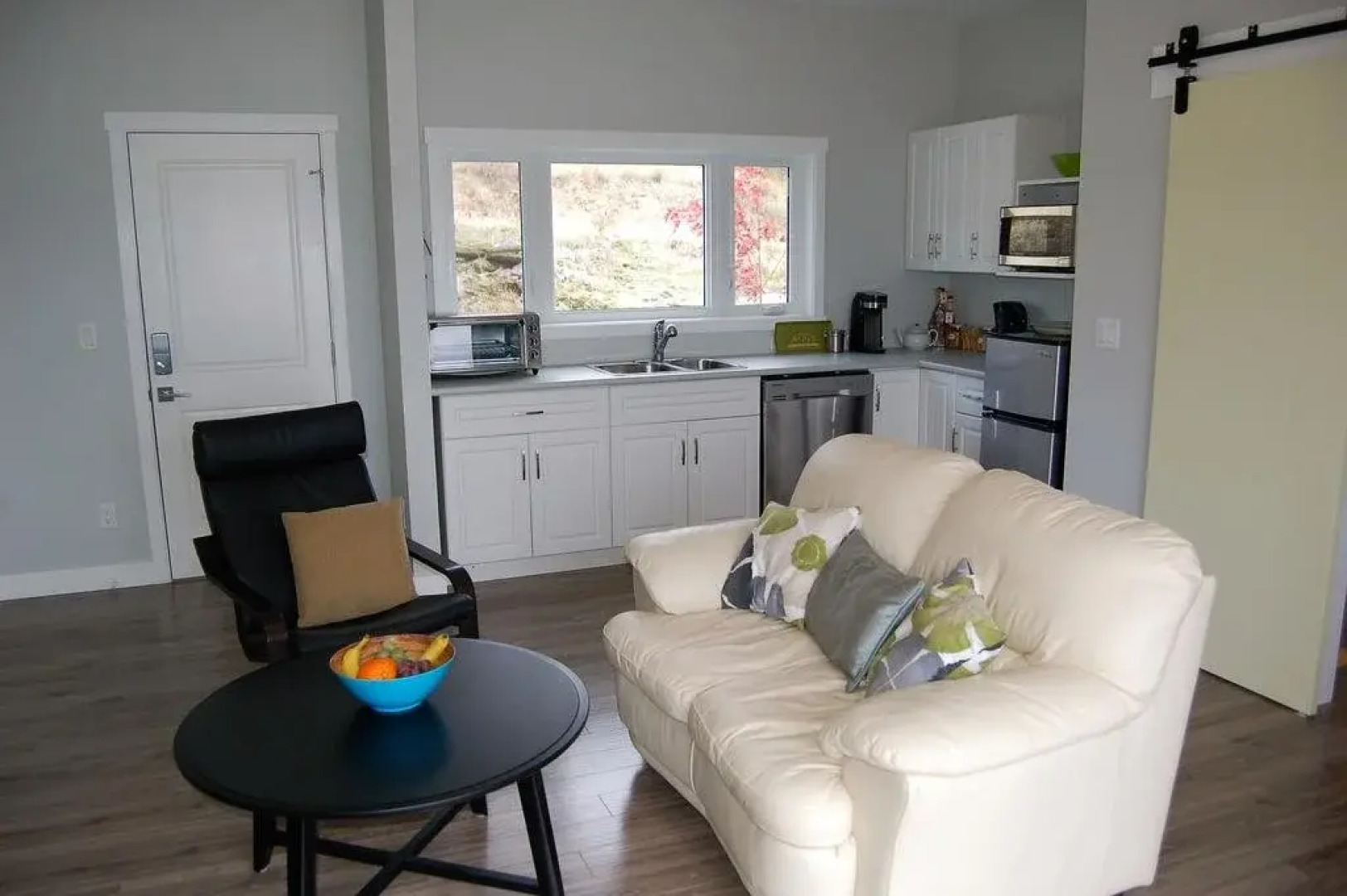 Singing Marmot Guest Suites