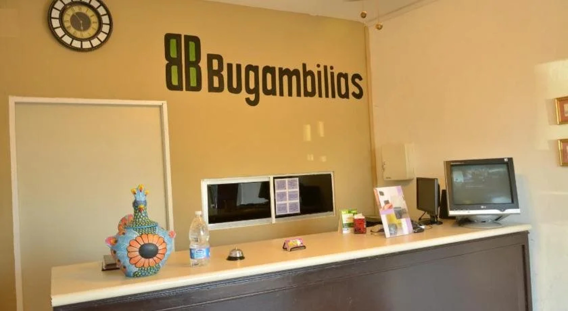 Hotel Bugambilias