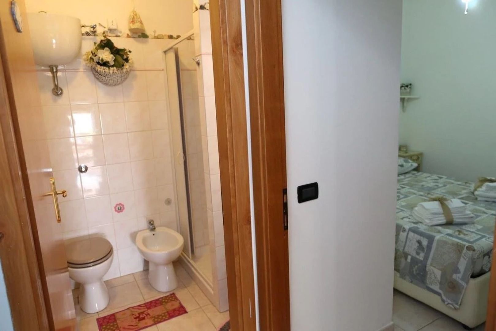 Panoramic Shabby Home