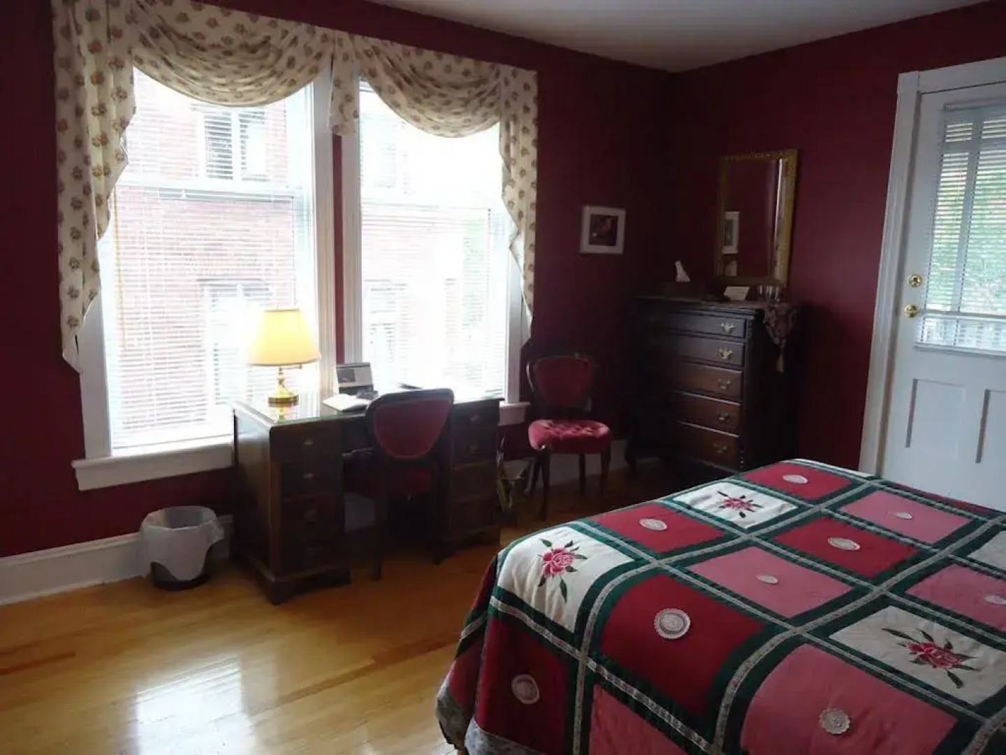 Mahogany Manor Bed & Breakfast