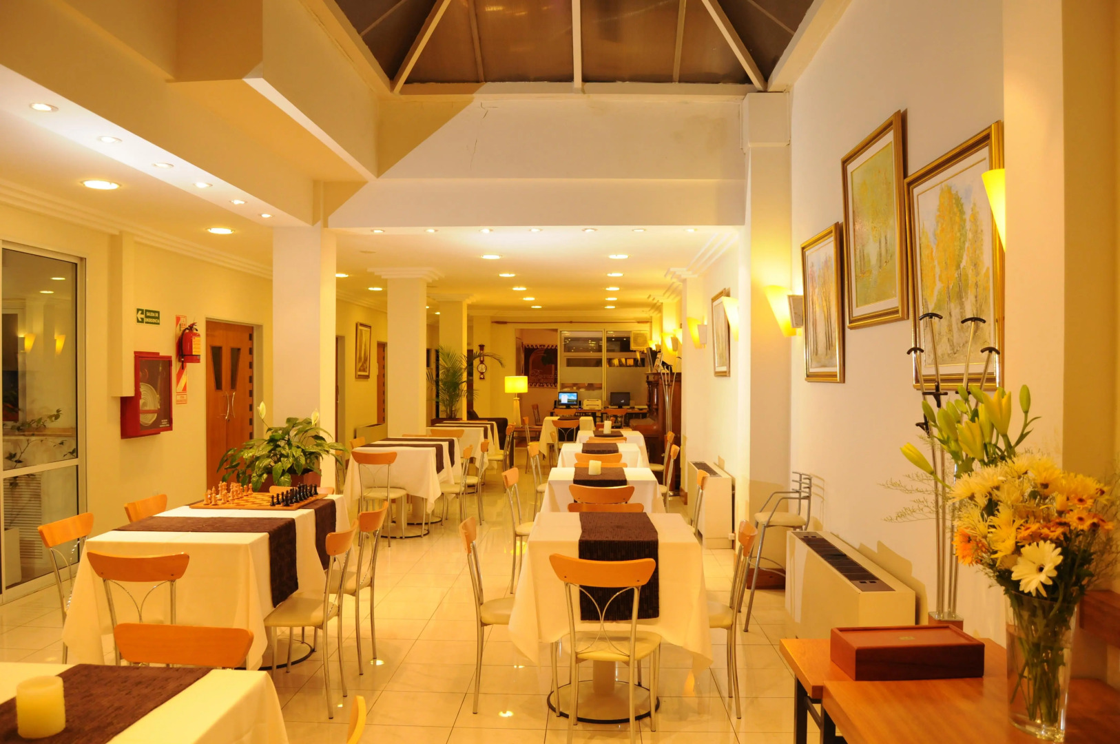 Parra Hotel & Suites