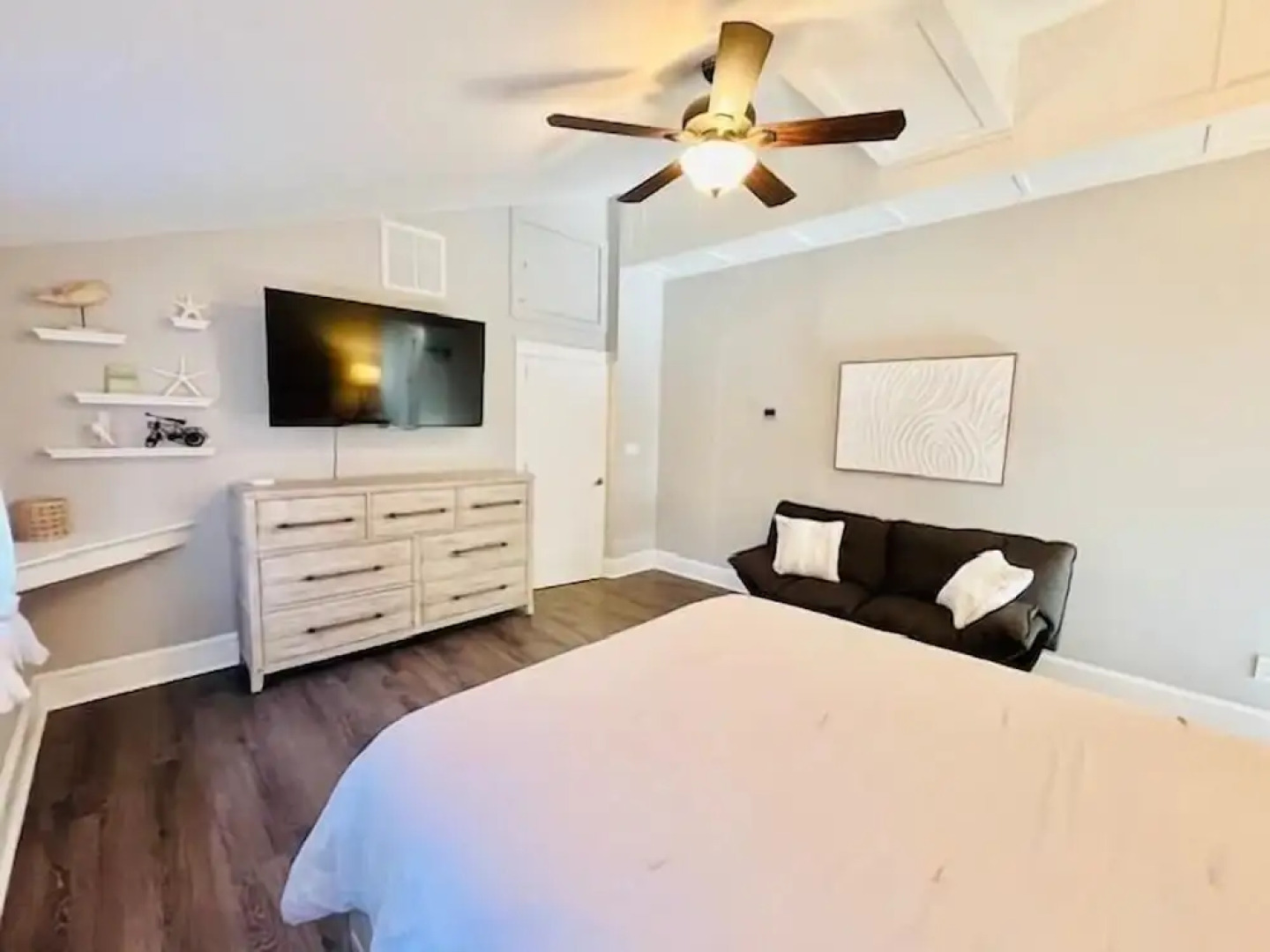 Central Avenue 33476