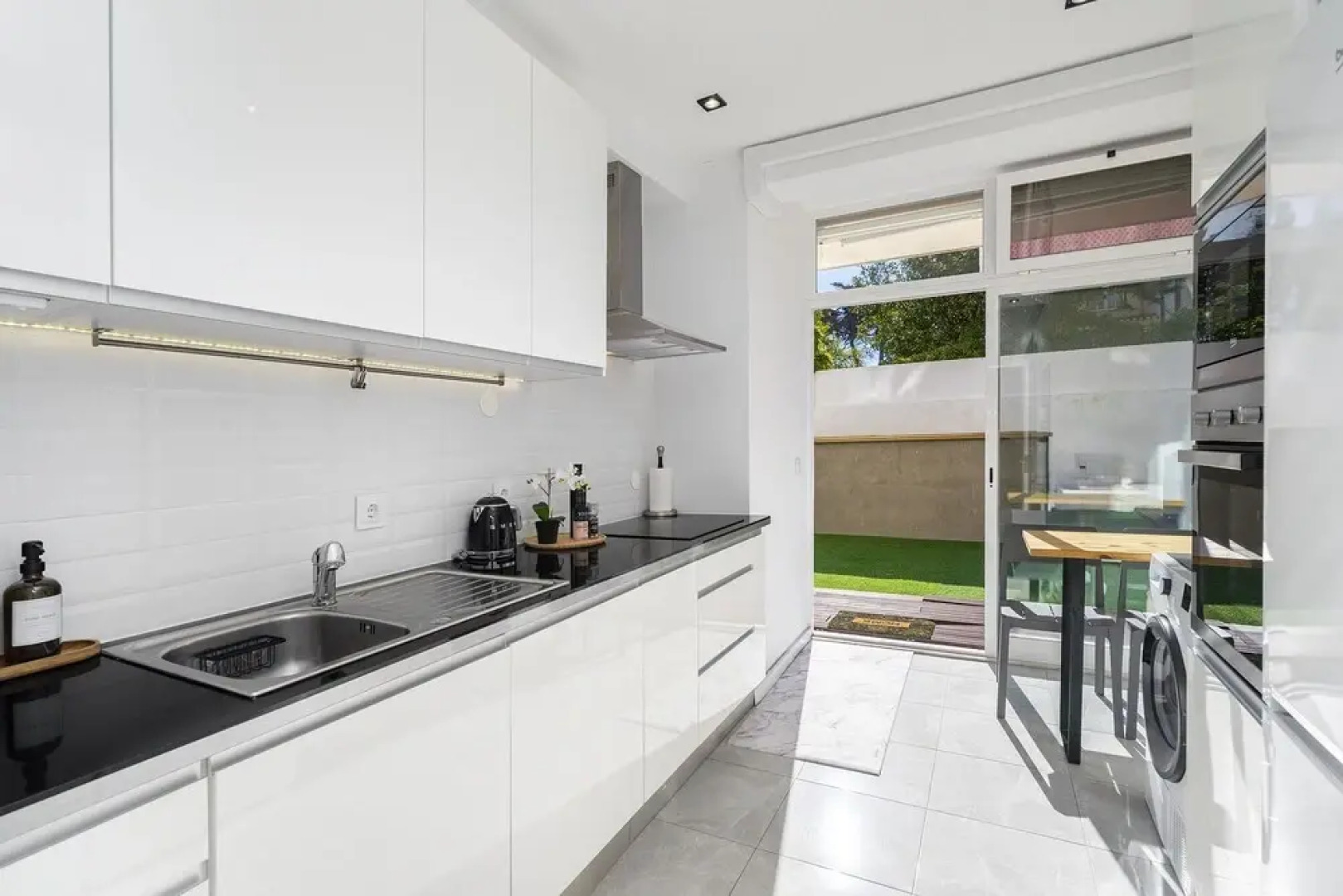 Suburban Serenity Family Home With Pool