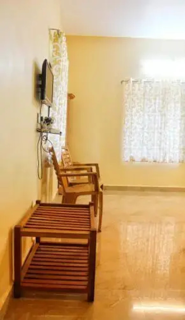 La Flora Adam Estate