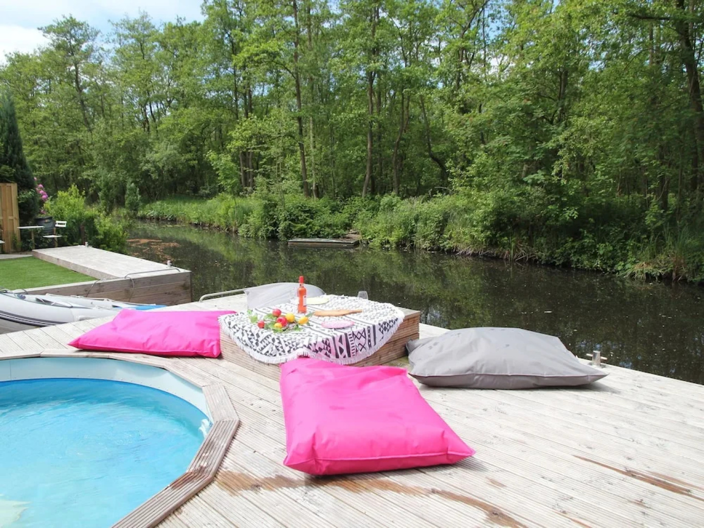 Cosy Holiday Home in Loosdrecht With Pool