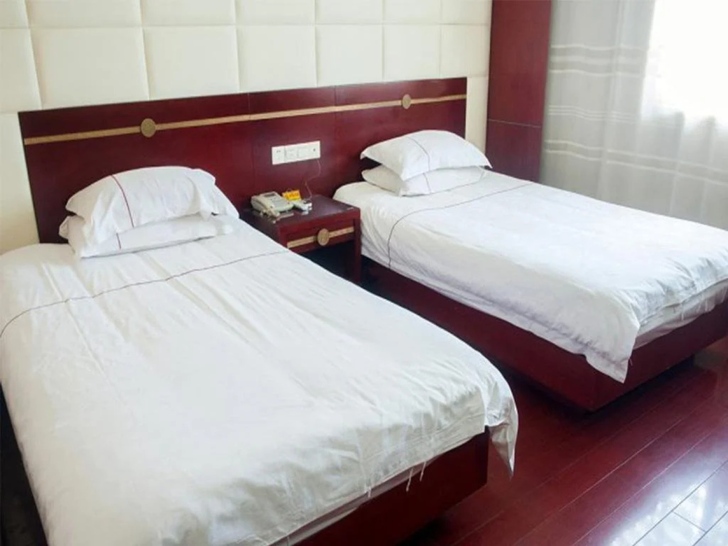 Haimen Yuanfen Tiankong Business Hotel