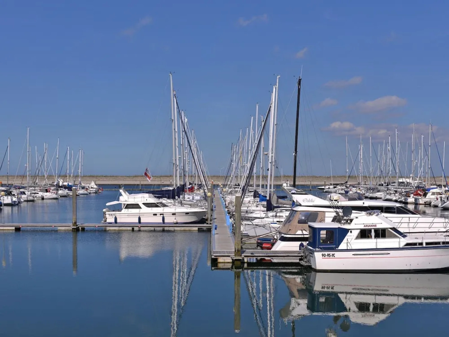 Detached bungalow for 5 people with a beautiful view of the marina