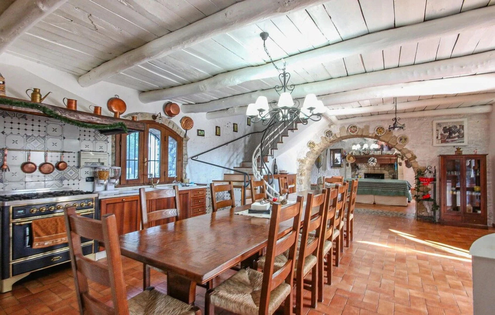 Amazing Home in Fragneto Monforte With Wifi, Private Swimming Pool and 4 Bedrooms