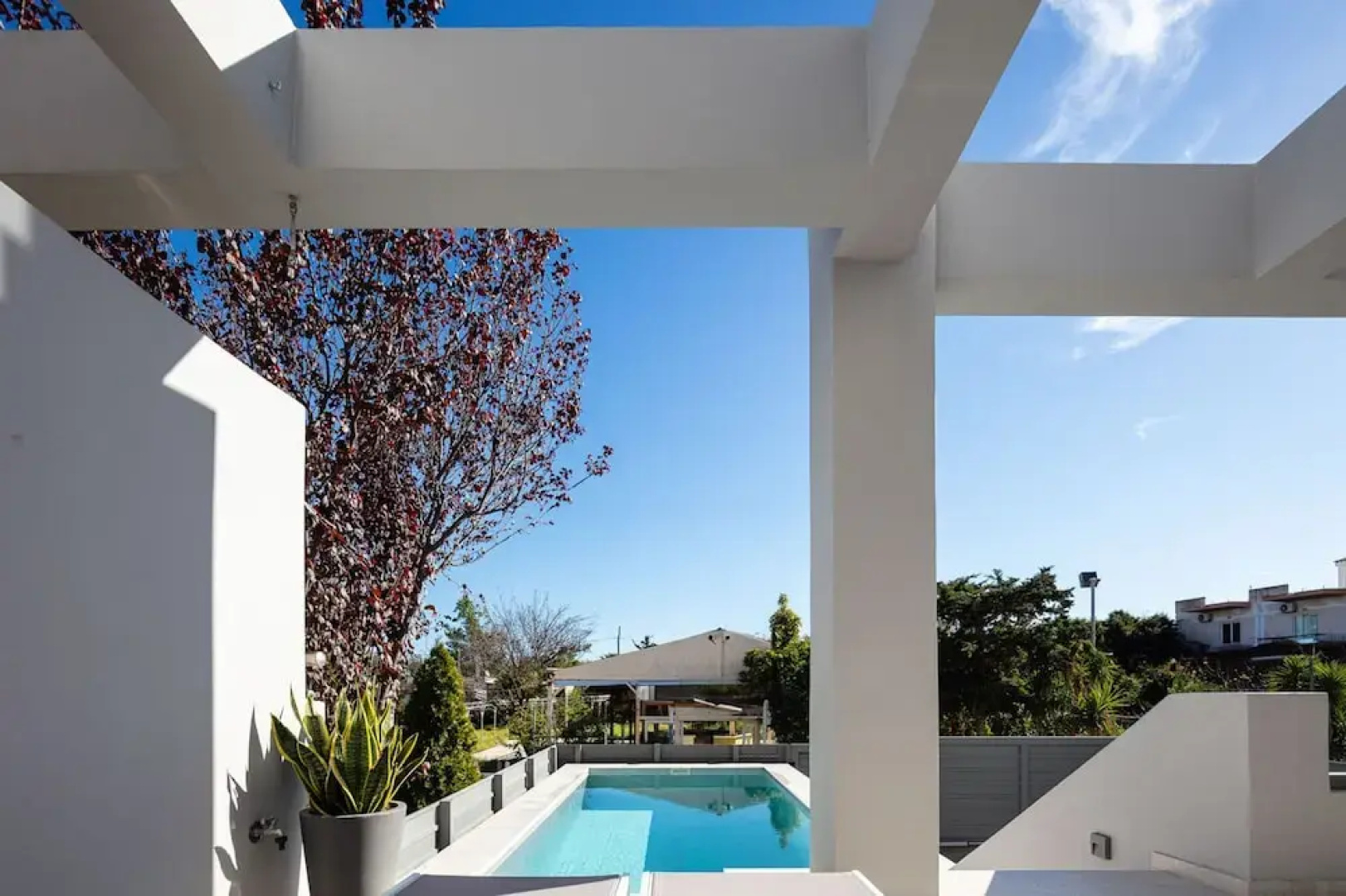 Akonizia Luxury House - With Private Swimming Pool