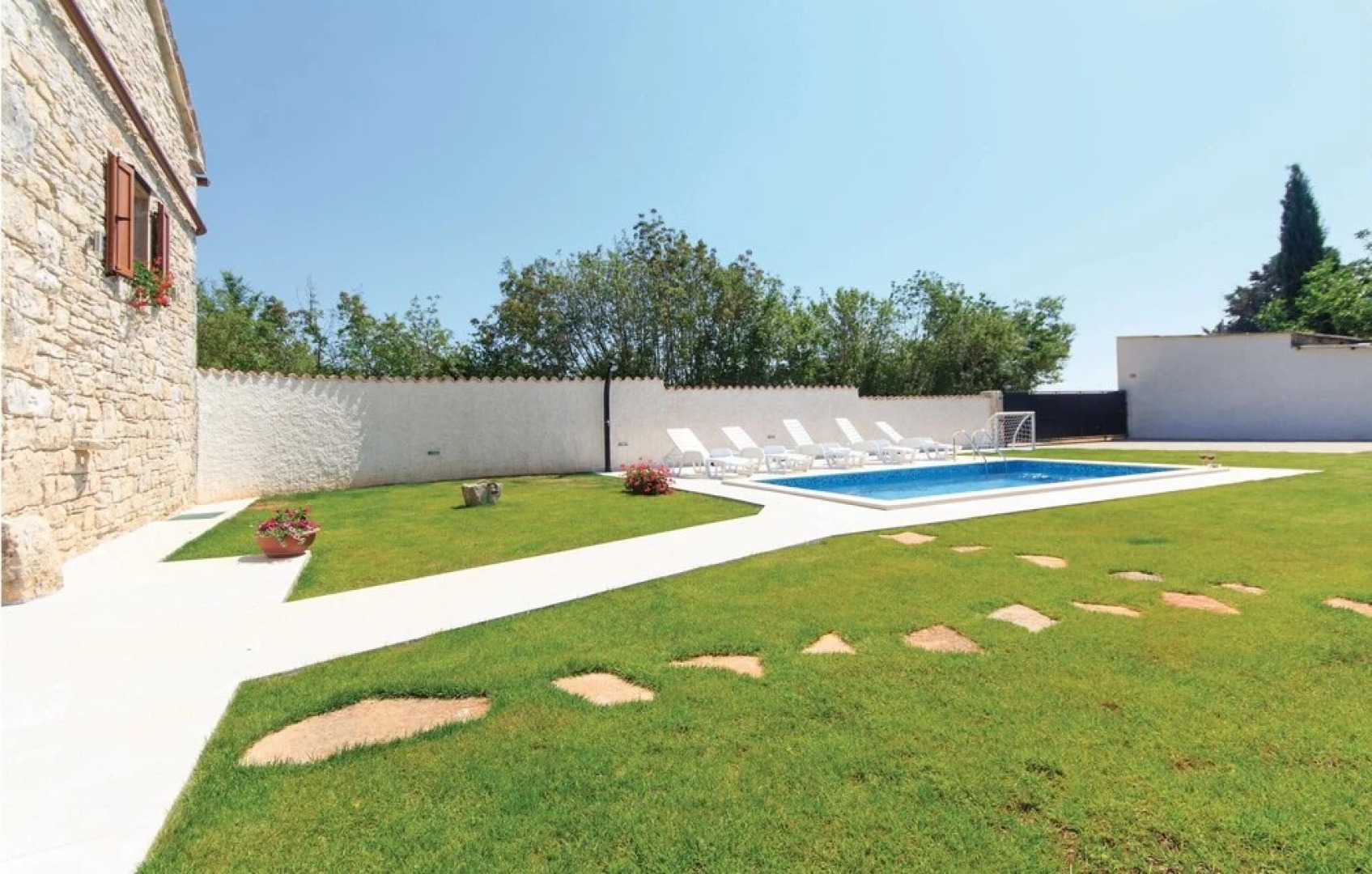 Stunning Home in Filipana With Wifi and 2 Bedrooms