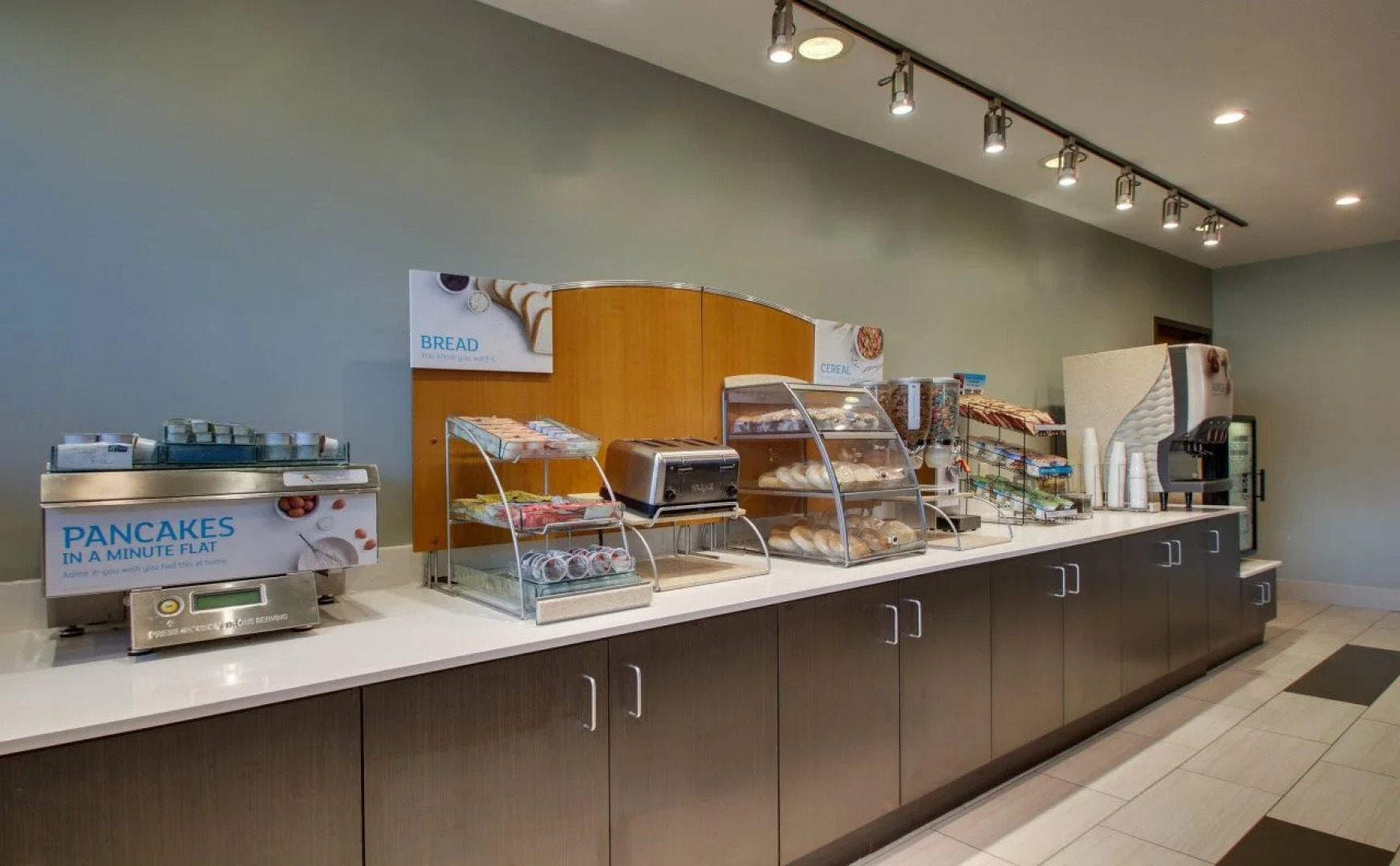 Holiday Inn Express & Suites Morris by IHG