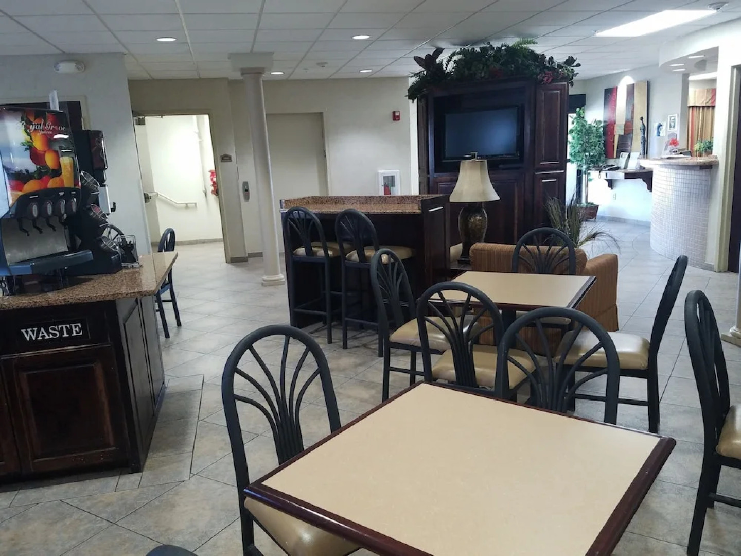 HomeTown Hotel Bryant