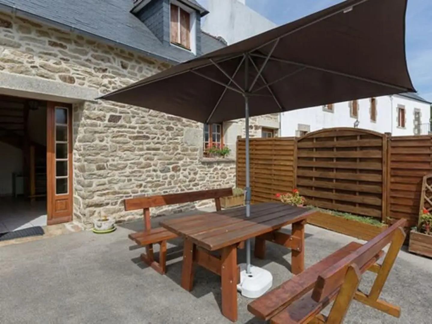 Rural holiday home near beach, culture and recreation in the tip of Brittany