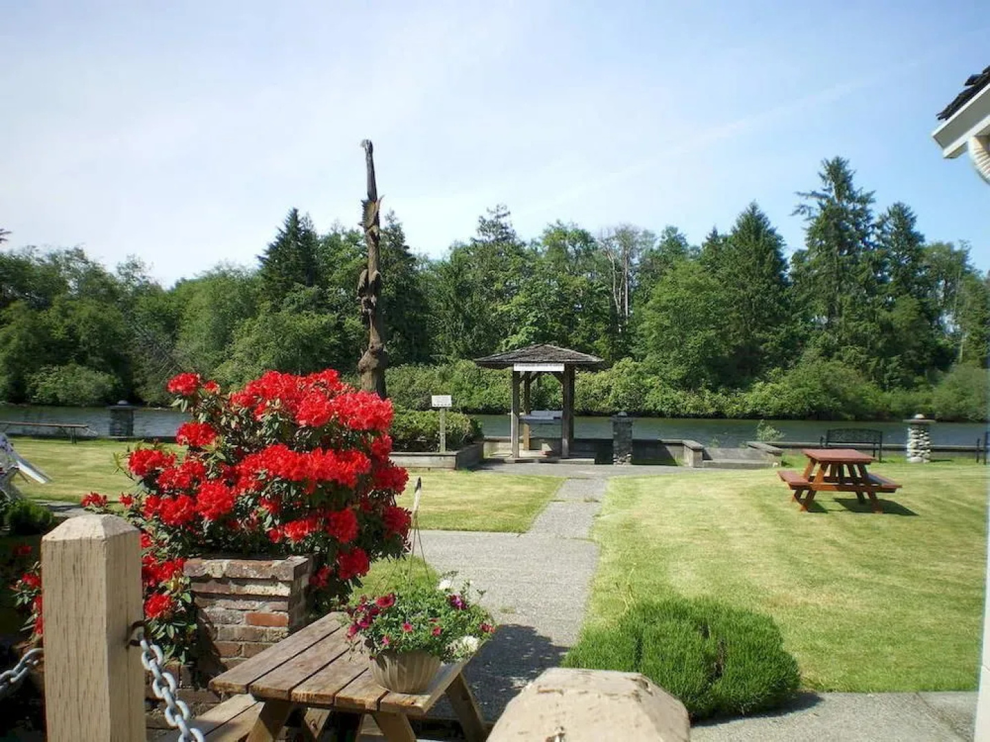 Campbell River Lodge by Riverside
