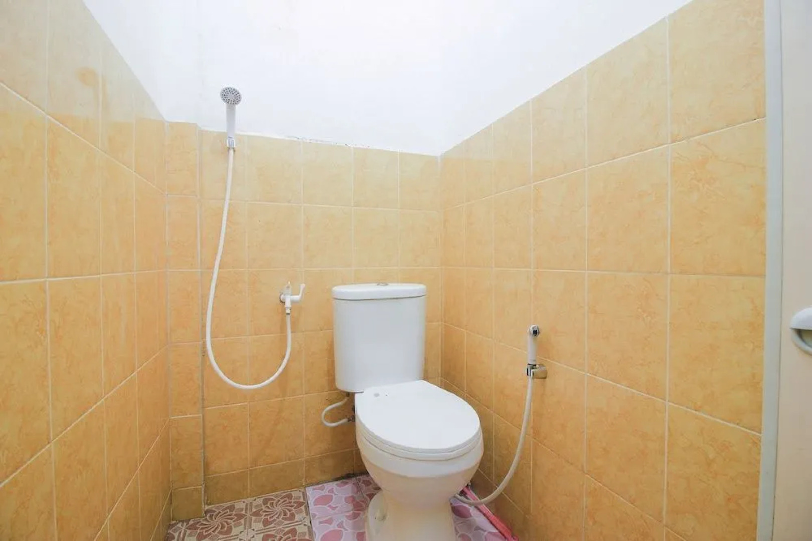 Spot On 2370 Berkah Homestay Syariah