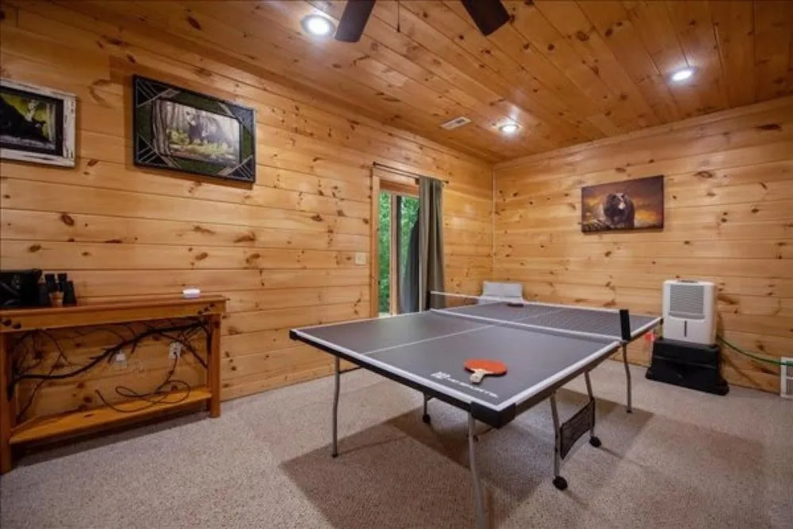 Ricks Retreat Charming Log Cabin Firepit Ping Pong hot tub Close to Blue Ridge
